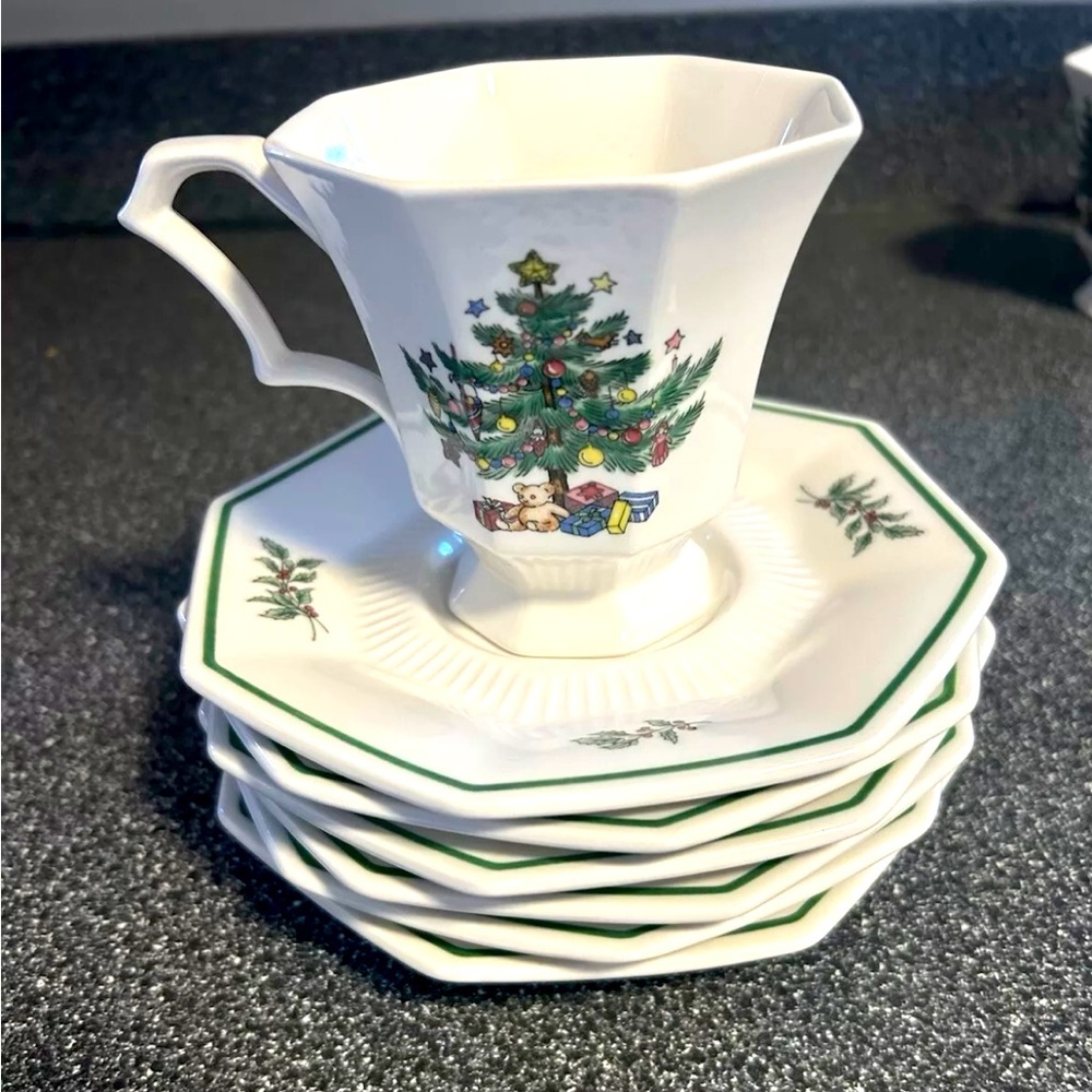Vintage Nikko Classic Collection Christmastime Tea Cup Set 🫖☕️ - Picture 2 of 10